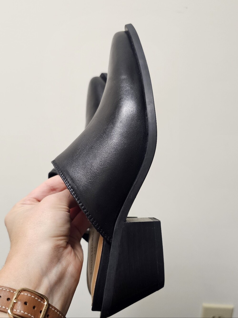 New Banana Republic Classic Black Leather Mule Heel - Women's Slip-On Size 6 - Picture 9 of 10